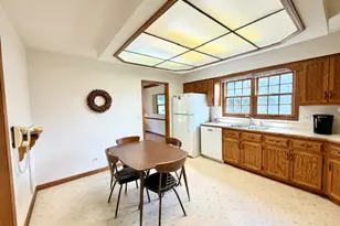 1024 Burke Ct, Naperville, IL 60563 - Photo 17