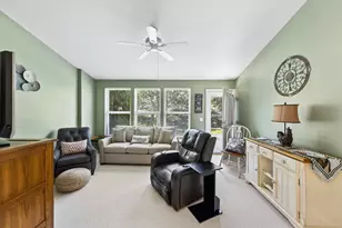 604 S Curran Rd, Round Lake, IL 60073 - Photo 9