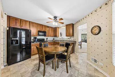 604 S Curran Road, Round Lake, IL 60073 - Photo 7