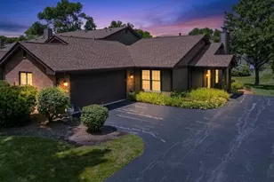 124 White Birch Ln, Westmont, IL 60559 - Photo 1