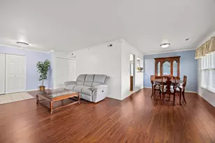 124 White Birch Ln, Westmont, IL 60559 - Photo 5