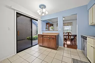 124 White Birch Ln, Westmont, IL 60559 - Photo 9