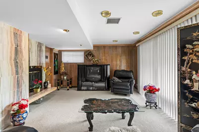 9055 Kenton Avenue, Skokie, IL 60076 - Photo 15