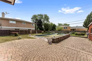 9055 Kenton Ave, Skokie, IL 60076 - Photo 3