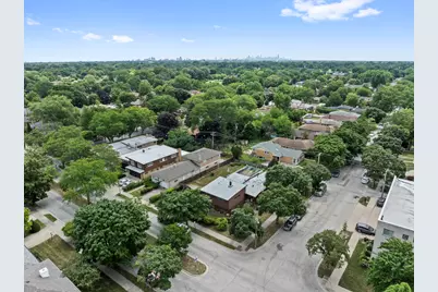 9055 Kenton Avenue, Skokie, IL 60076 - Photo 27