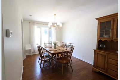 510 W Millns Court, Addison, IL 60101 - Photo 9