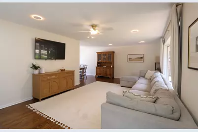 510 W Millns Court, Addison, IL 60101 - Photo 7