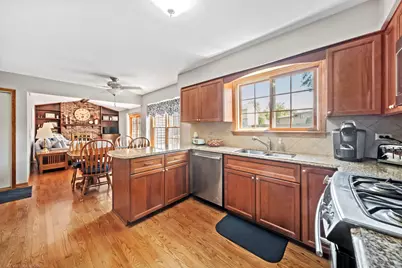 1725 Monmouth Place, Downers Grove, IL 60516 - Photo 9