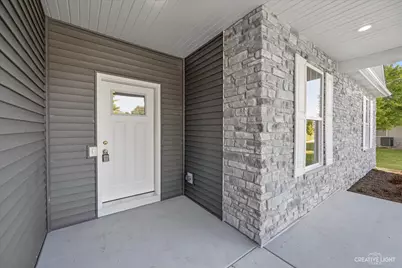 512 Quinlan Avenue, Dekalb, IL 60115 - Photo 5