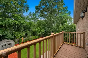 1017 E Red Oak St, Addison, IL 60101 - Photo 35