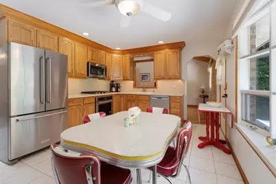 387 Woodlane Court, Wood Dale, IL 60191 - Photo 9
