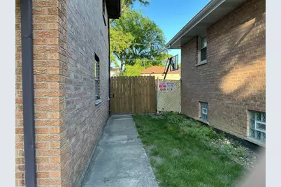 1219 D'Amico Drive, Chicago Heights, IL 60411 - Photo 3