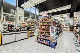 655 W Irving Park Rd, Chicago, IL 60613 - Photo 23