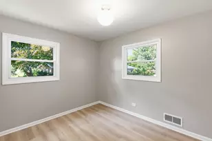 5905 Lee Ave, Downers Grove, IL 60516 - Photo 13