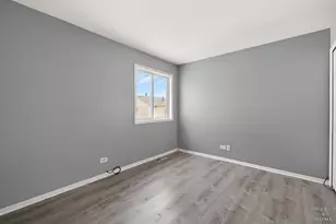 430 Meadow Green Ln, Round Lake Beach, IL 60073 - Photo 15