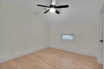 4036 W Warwick Avenue, Chicago, IL 60641 - Photo 37
