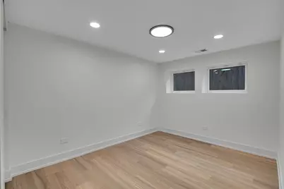 4036 W Warwick Avenue, Chicago, IL 60641 - Photo 39
