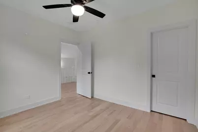 4036 W Warwick Avenue, Chicago, IL 60641 - Photo 29