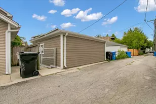 4036 W Warwick Ave, Chicago, IL 60641 - Photo 49
