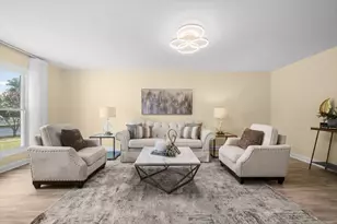410 Thompson Blvd, Buffalo Grove, IL 60089 - Photo 5