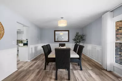 410 Thompson Boulevard, Buffalo Grove, IL 60089 - Photo 7