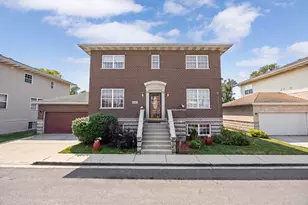 1018 Park Pl, Bellwood, IL 60104 - Photo 1