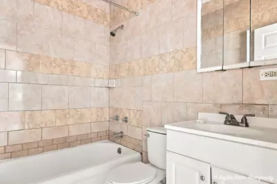 638 Myrtle Street N, Waukegan, IL 60085 - Photo 13
