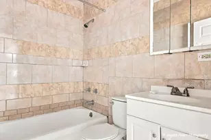 638 Myrtle Street N, Waukegan, IL 60085 - Photo 13