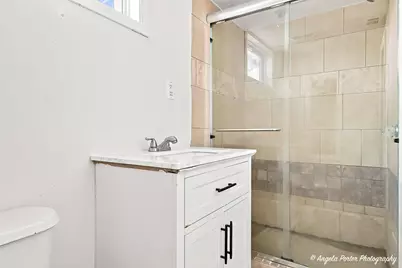 638 Myrtle Street N, Waukegan, IL 60085 - Photo 15