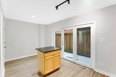 601 South Boulevard #E, Oak Park, IL 60302 - Photo 5