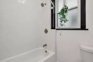 660 E 51st St, Chicago, IL 60615 - Photo 19