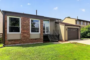 1017 Bob O Link Dr, Darien, IL 60561 - Photo 1
