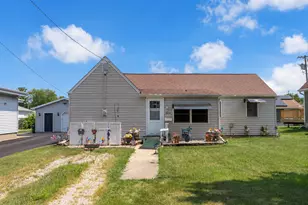 1038 Catherine St, Ottawa, IL 61350 - Photo 1