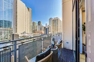 744 N Clark St, Chicago, IL 60654 - Photo 21