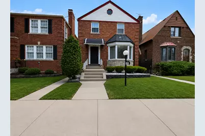8228 S Paxton Avenue, Chicago, IL 60617 - Photo 1