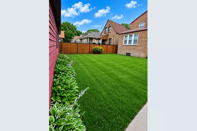 8228 S Paxton Avenue, Chicago, IL 60617 - Photo 13