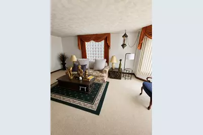 8228 S Paxton Avenue, Chicago, IL 60617 - Photo 5