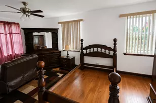 8228 S Paxton Ave, Chicago, IL 60617 - Photo 7