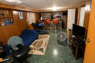 8228 S Paxton Ave, Chicago, IL 60617 - Photo 9