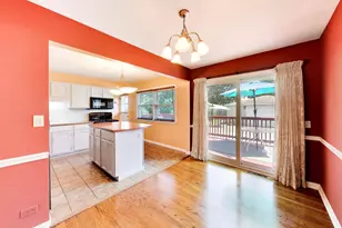 1081 Willson Dr, Des Plaines, IL 60016 - Photo 7