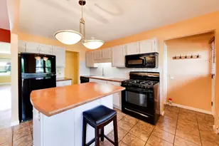 1081 Willson Dr, Des Plaines, IL 60016 - Photo 5