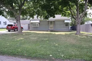 22 S Plum St, Princeton, IL 61356 - Photo 1