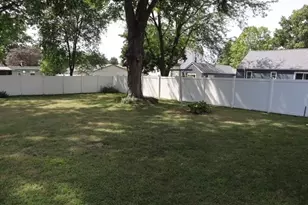 22 S Plum St, Princeton, IL 61356 - Photo 11