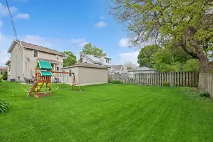 402 Crescent St, Wheaton, IL 60187 - Photo 17