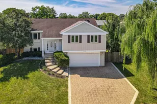 112 Lilac Ln, Buffalo Grove, IL 60089 - Photo 1