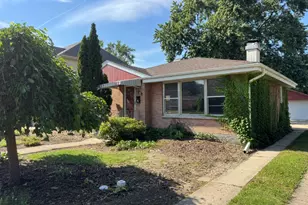 48 Rosemont Ave, Roselle, IL 60172 - Photo 1