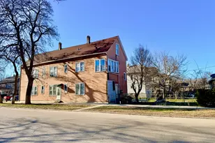 8757 S Marquette Ave, Chicago, IL 60617 - Photo 7