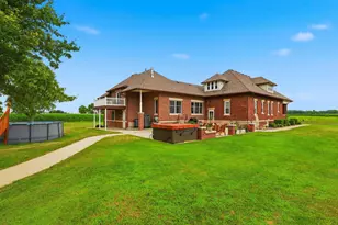 973 E 2500 North Rd, Ashkum, IL 60911 - Photo 3