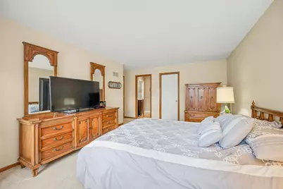 6450 Manor Drive, Burr Ridge, IL 60527 - Photo 33