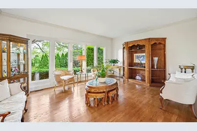 6450 Manor Drive, Burr Ridge, IL 60527 - Photo 9